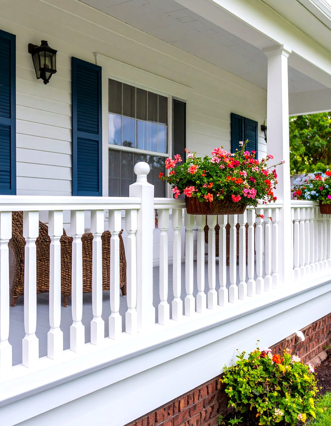 30 Deck Railing Designs for Safety and Visual Appeal - We Love Home Blog